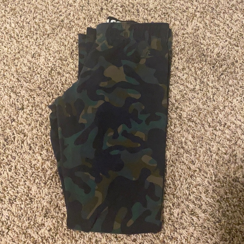 Nike camo leggings